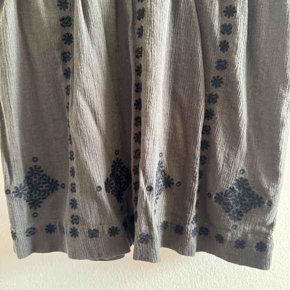 Lucky Brand Cotton Smocked Embroidered Blouse Top size Small - Picture 5 of 11